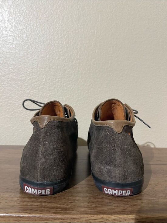 Camper Men\'s Brown Suede Chukka Boots